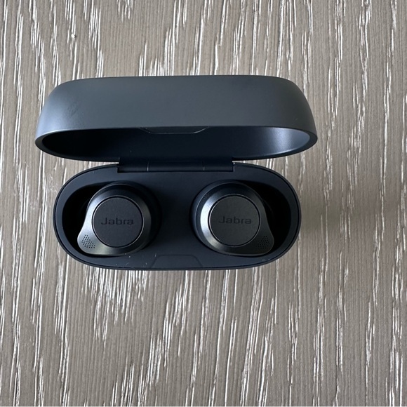 Jabra Elite Active 75t True Wireless Earbuds - Picture 4 of 5